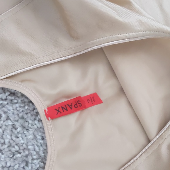 NWOT! SPANX 'Simplicity' Nude Smoothing Compression Tank, Size M - Picture 3 of 8